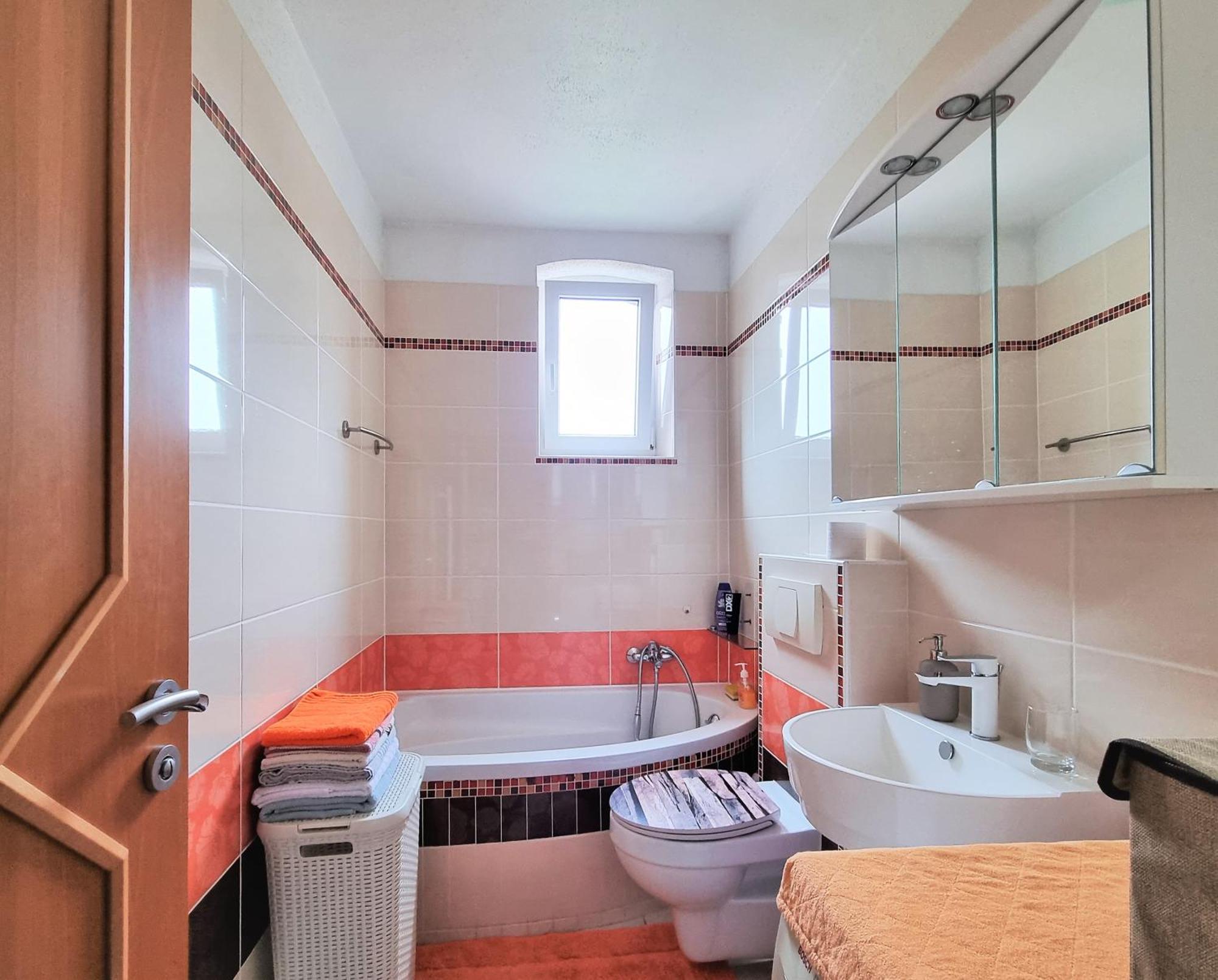 Apartment Bayreuth, Grosse Ferienwohnung Im Haus Mit Kunst, 3 Schlafzimmer, Kueche, Parkplatz Εξωτερικό φωτογραφία